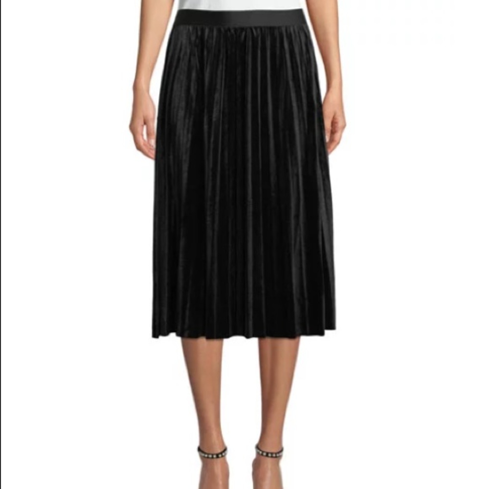 ❌SOLD❌Max Studio Pleated Velvet A-Line Skirt